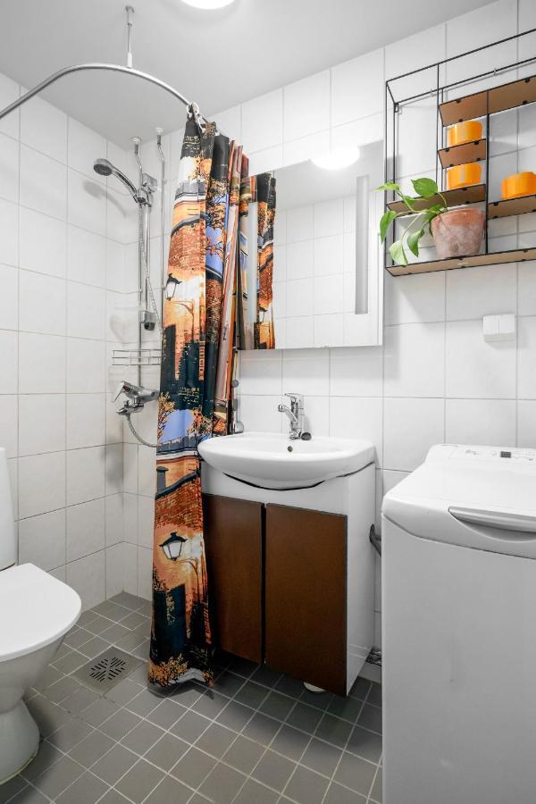 Ferienwohnung Wehost Spacious Traveller'S Hq Above Metro @Vilhonvuorenkuja 16 Helsinki Exterior foto